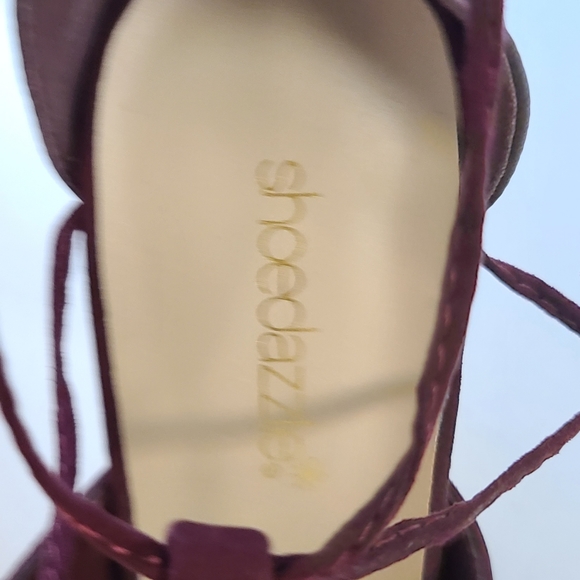 SHOE DAZZLE Marlena Maroon Peep Toe Ankle Strap Platform Heels Size 8 - Picture 15 of 16